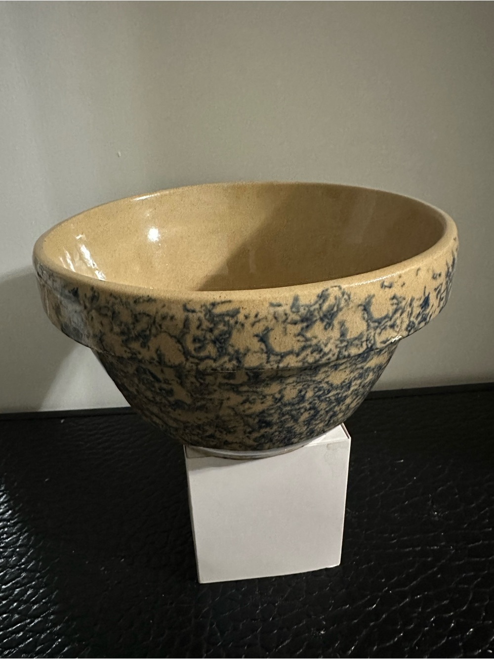 Ceramic Ware Mixing Bowl in Beige and Navy Pottery